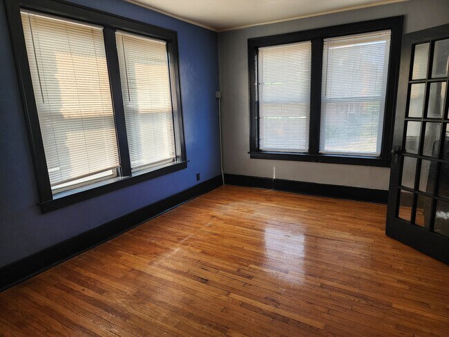 Photo - The Rochelle aka Fourth Willis