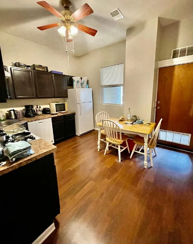 Photo - 3848 W Roscoe St Unit #1