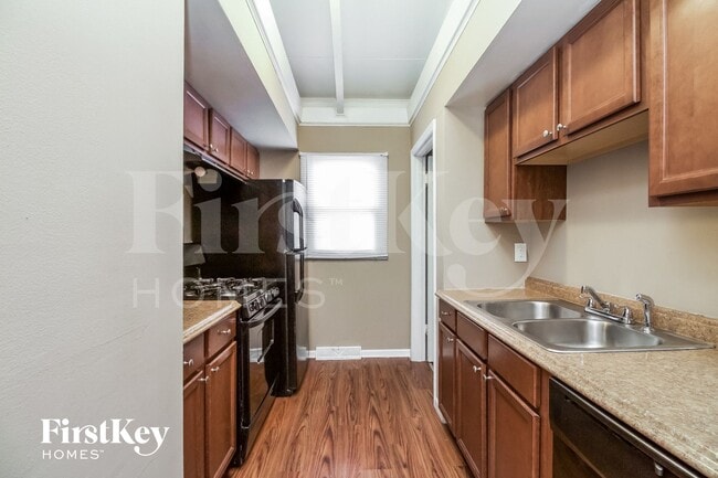 Photo - 394 Sherman Ave