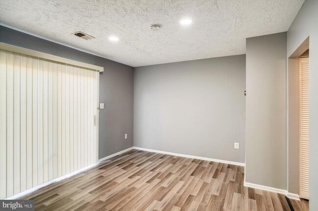 Photo - 8603 Woodhue Ct