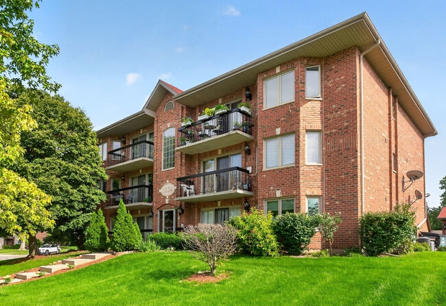 1204 Chalet Rd