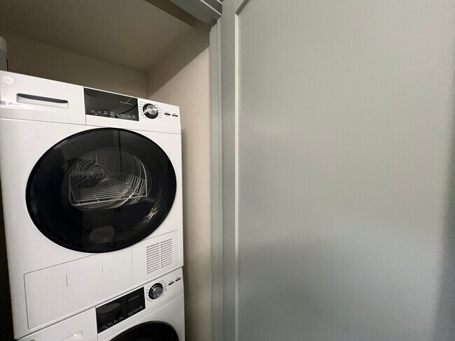 Photo - 160 Seabury St Unit 40