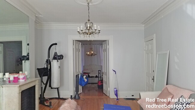 Photo - 429 Marlborough St