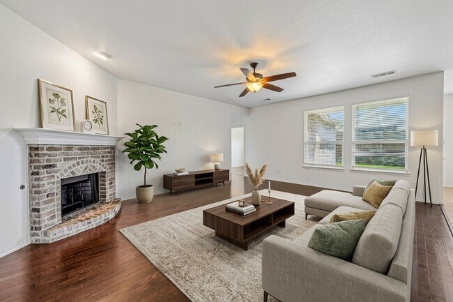 Photo - 512 Stableford St