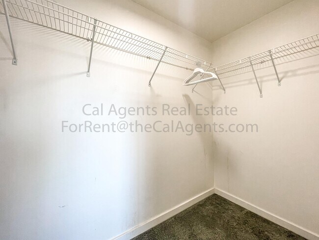 Photo - 6400 Christie Ave