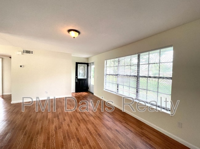 Photo - 7523 Collins Ct