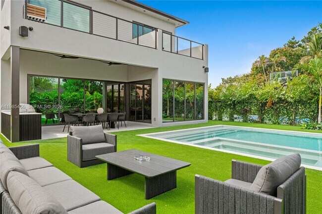 Photo - 245 NE 116th St