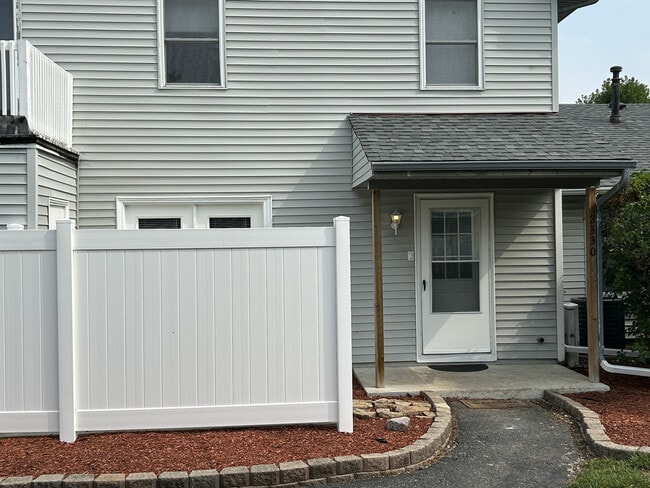 Photo - 2330 Carnation Dr Townhome