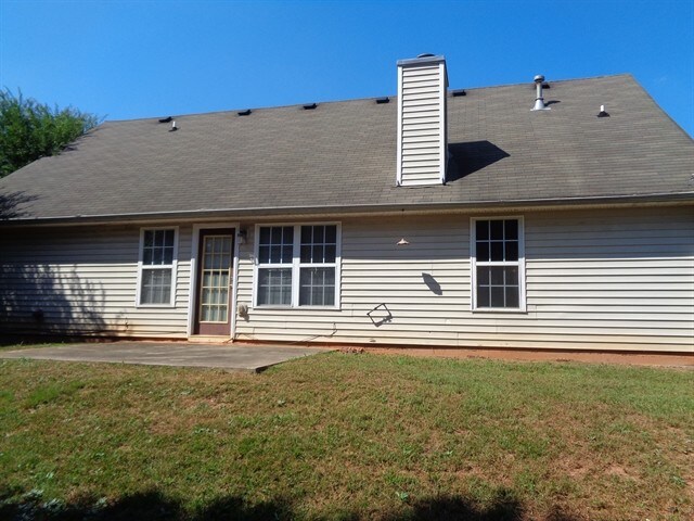 Photo - 190 Cedarhurst Rd