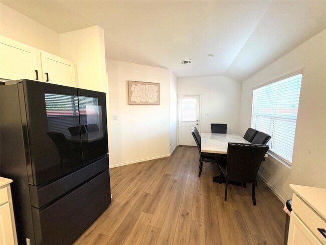 Photo - 322 Canley Lp Casa