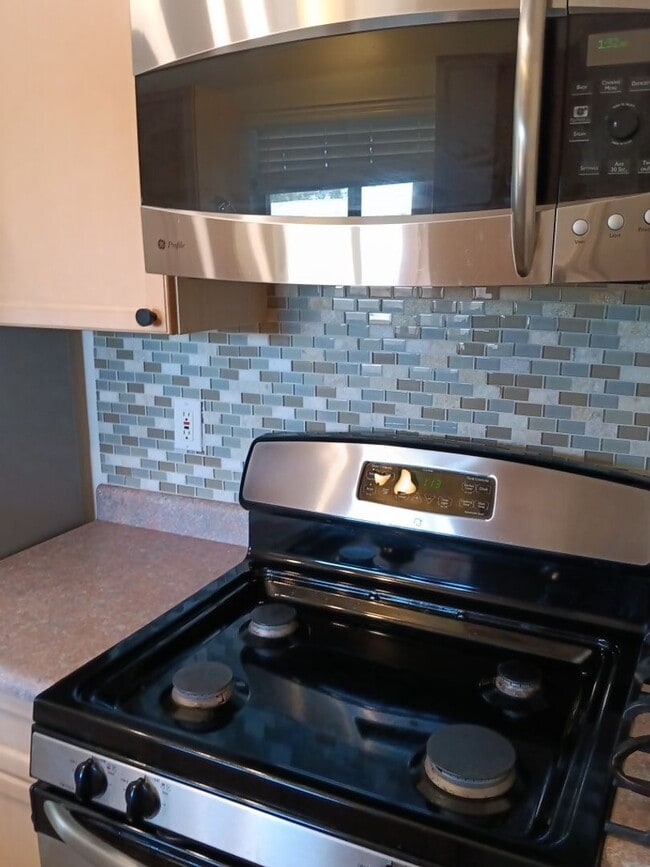 Photo - 3 Bedroom, 2.5 Bathroom Home! Schedule a Showing!
