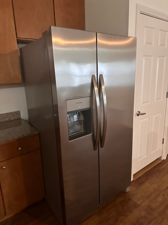 Building Photo - 2502 Leon St Unit 2502 Leon St 201