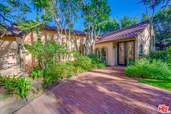 Photo - 616 N Maple Dr