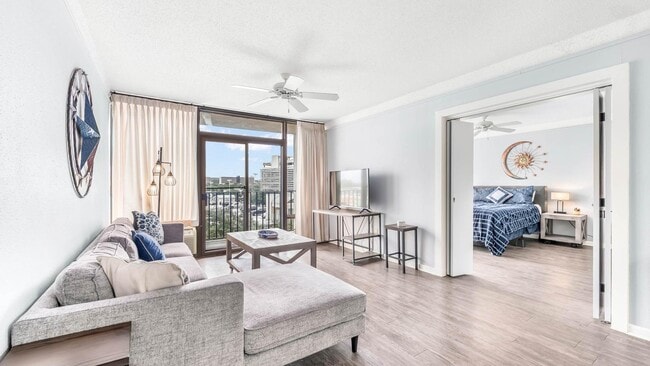 Building Photo - 7701 Wurzbach Rd