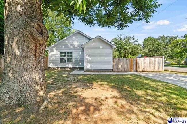 Photo - 323 S McQueen St