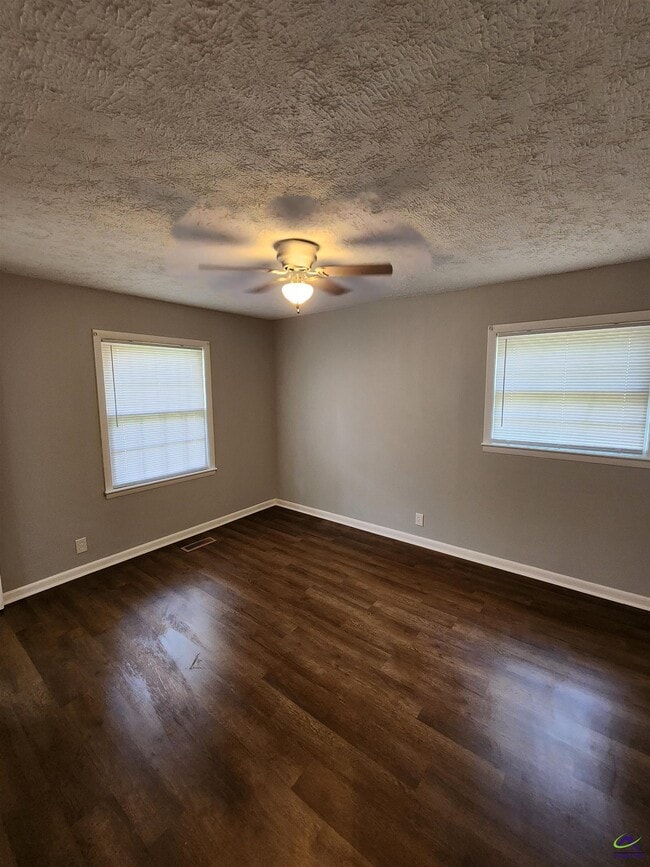 Photo - 2209 Macy Ave