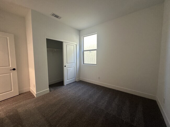 Photo - 10273 Digby Fine St