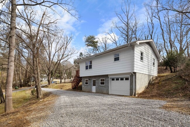 Photo - Haw Creek House