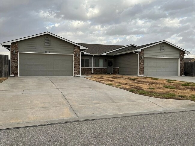 Building Photo - 2318 E Quivira St Unit 2318 E QUIVERA CIR