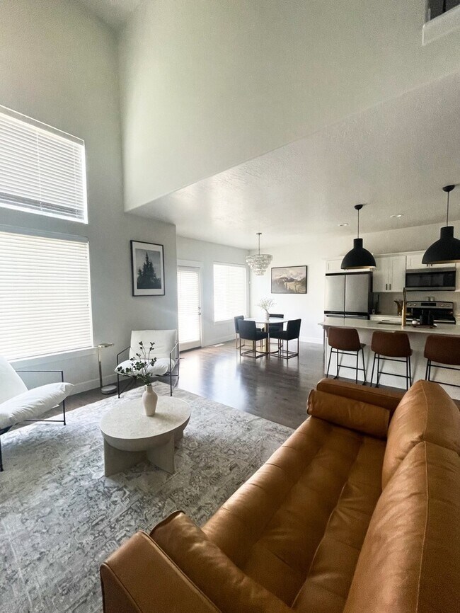 Photo - Text RENT to +18019018302