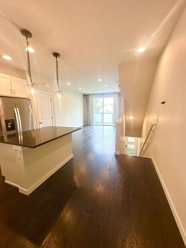 Photo - Modern 2-bed, 2-bath Townhome in Shoreline.
