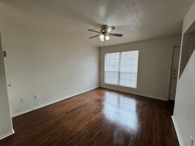 Photo - 1709 Kylie Cir Unit Apt B