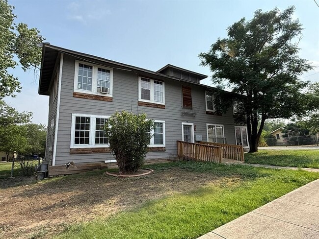 Building Photo - 541 Hammond Ave Unit 4