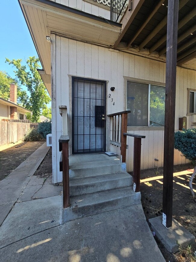 Building Photo - 1 BEDROOM/1 BATH FOR RENT