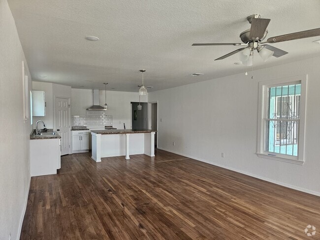 Building Photo - 923 McIlvaine Rental