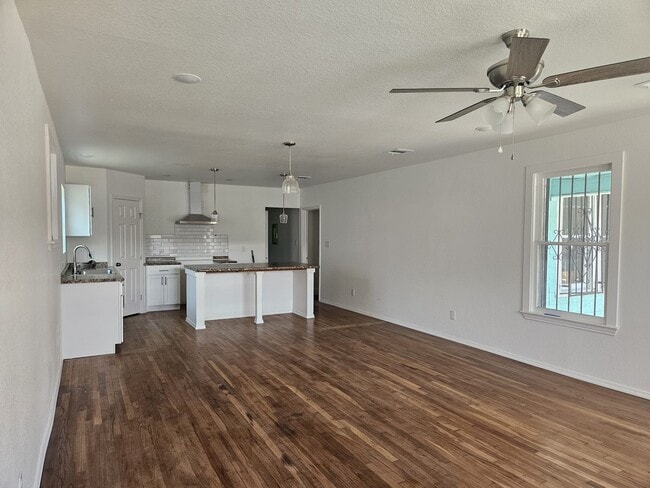 Photo - 923 McIlvaine Townhome