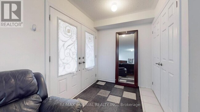 Photo - 7 Cornerside Way