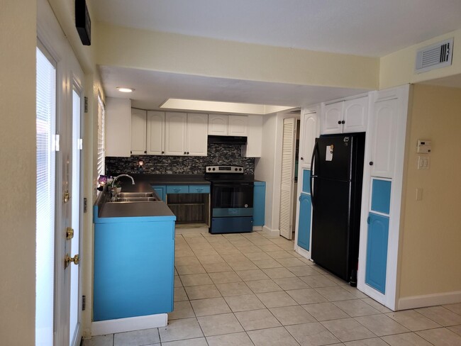 Photo - 10813 Sandpiper Dr