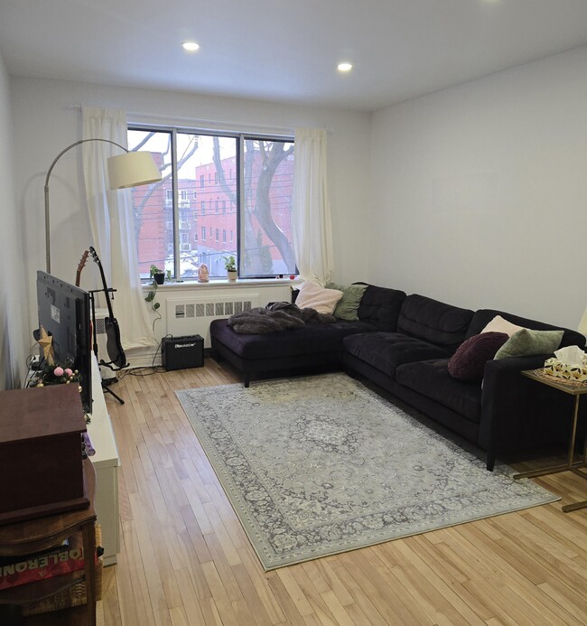 Building Photo - 4940 Edouard Montpetit Blvd Unit 6