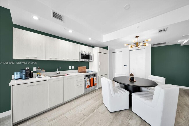 Photo - 45 SW 9th St Unidad 3909