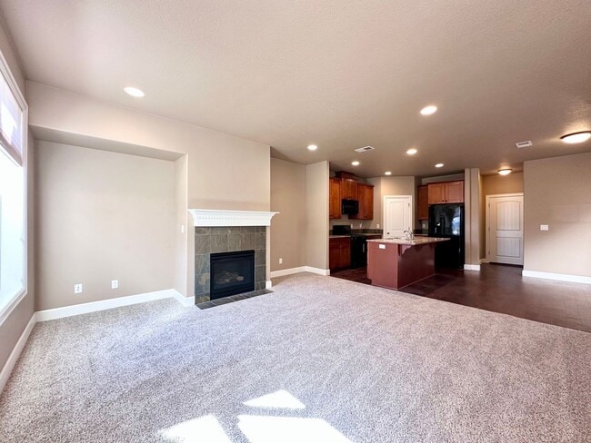 Photo - Modern 3 Bed/2.5 Bath with Double Car Garage Townhome in Sandy, OR!