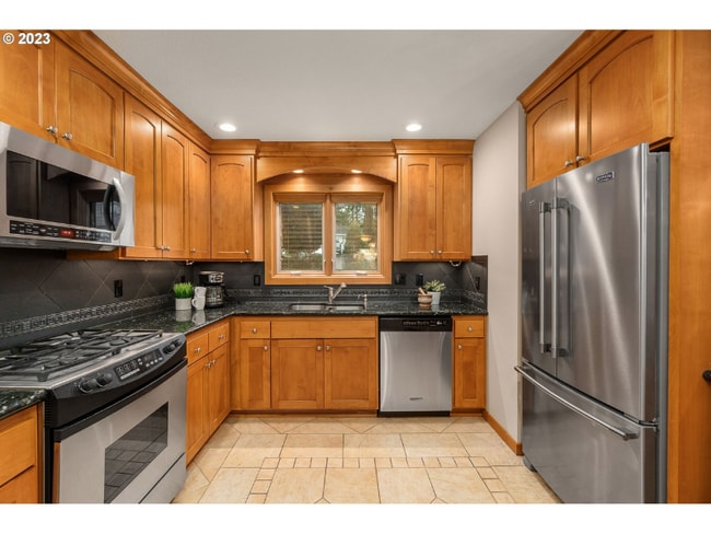 Photo - 16932 Greentree Ave
