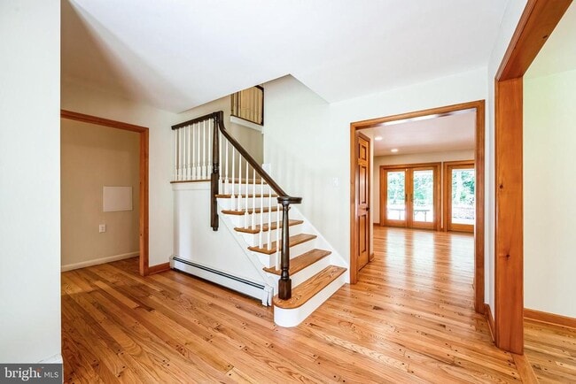 Photo - 3574 Glenway Rd