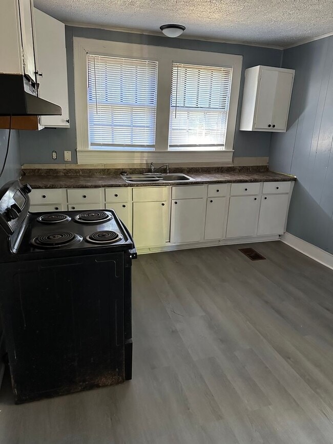 Photo - 1915 Shady Ln Dr