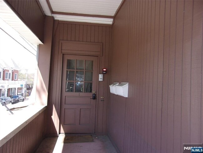 Photo - 1 Hawthorne Ave Unit 1