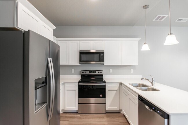 Photo - 3-Bed 2-Bath Condo In Lehi With Luxurious Amenities!