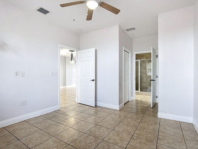 Building Photo - 2380 Bella Vista Dr