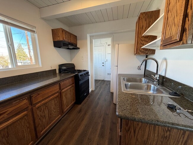 Building Photo - Adorable 2 bedroom 1 bath in Reno