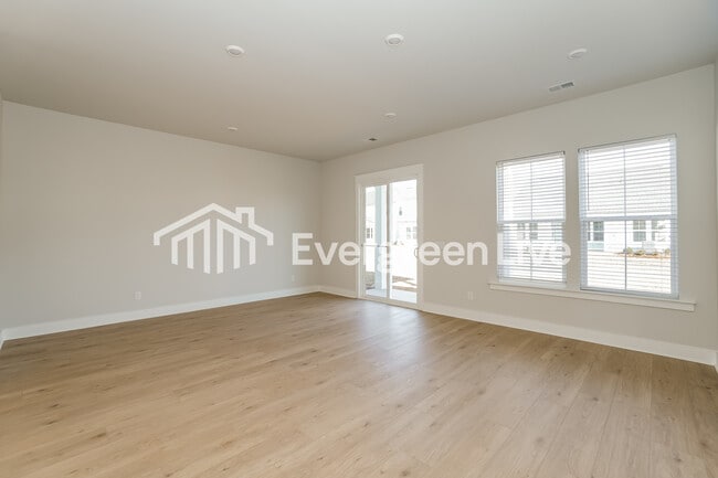 Photo - 128 Bloomsbury St