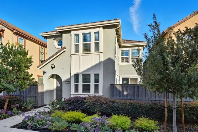 Building Photo - 819 Maddox Loop