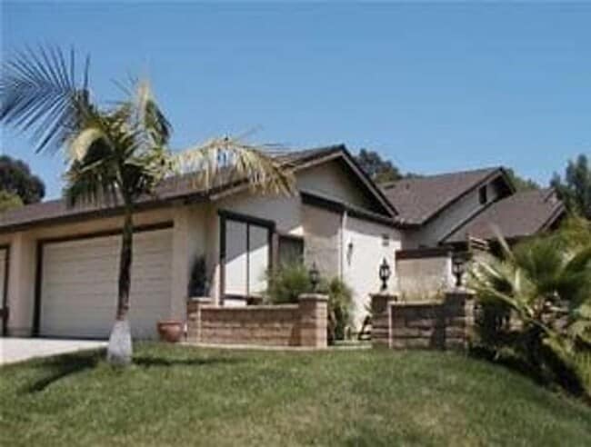 Building Photo - Beautiful 3 Bedroom/ 2 Bath condominium wi...