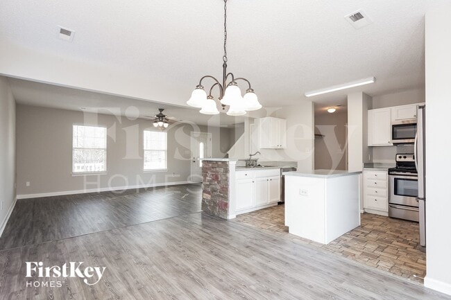 Photo - 14337 Fokker Pl