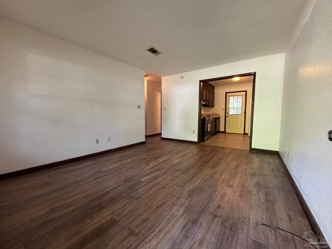 Photo - 718 Mills Ave