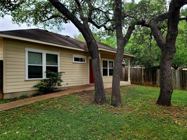 Photo - 3304 Blumie St House