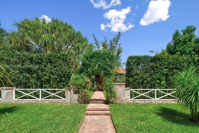 Photo - 575 Hibiscus Ln