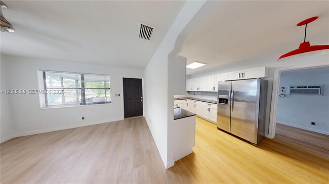 Photo - 2211 Cleveland St